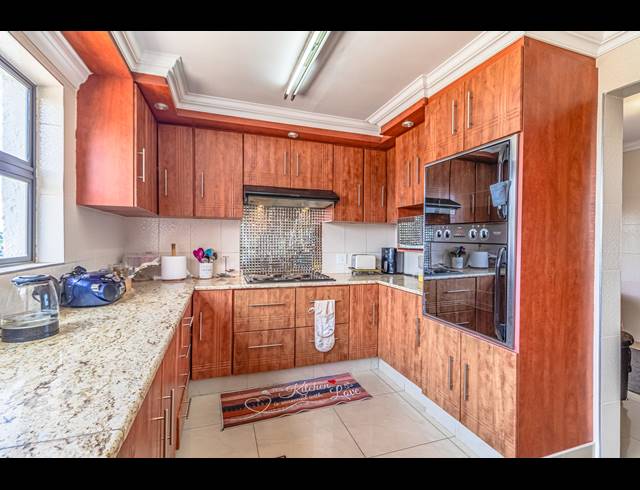 4 BEDROOM HOUSE FOR SALE IN OAKDENE